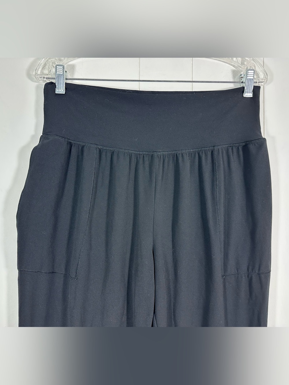 Athleta Sz Large Cruise Jogger in Powervita Black High Waist Pockets Womens - Picture 2 of 12